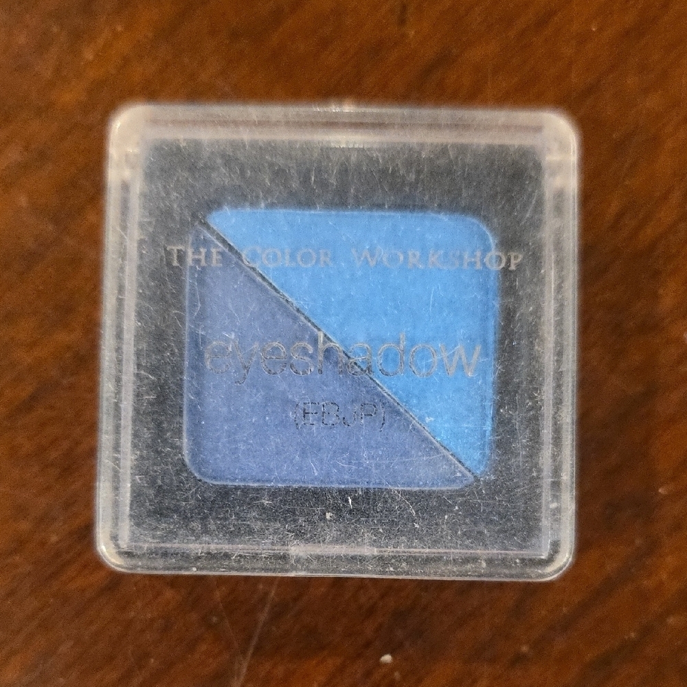 (J52) The Color Workshop Blue Eyeshadow - Picture 2 of 2